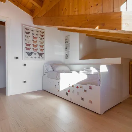 Apartment Tulipani 17 *